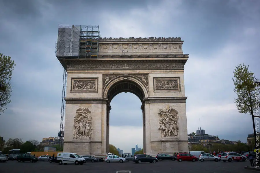 תמונה של שער הנצחון, פריז, צרפת | ראיתי עיר עוטפת אור - חופשה בפריז | בלוג הצילום של עפר קידר תמונה של שער הנצחון, פריז, צרפת | ראיתי עיר עוטפת אור - חופשה בפריז | בלוג הצילום של עפר קידר