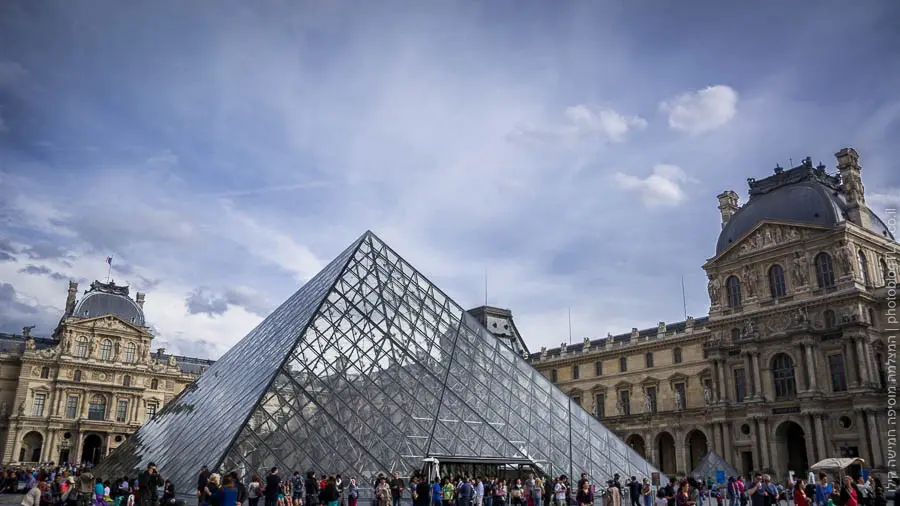 האם באמת כל חופשה בפריז צריכה לעבור בלוברה? אני לא בטוח... האם באמת כל חופשה בפריז צריכה לעבור בלוברה? אני לא בטוח...