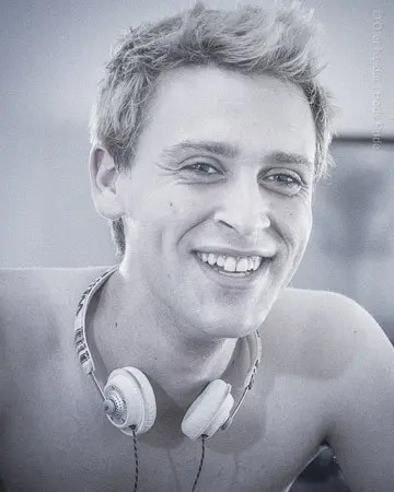 אילון - תמונות פרטיות אילון - תמונות פרטיות | פרויקט דימוי גוף חיובי - body pride