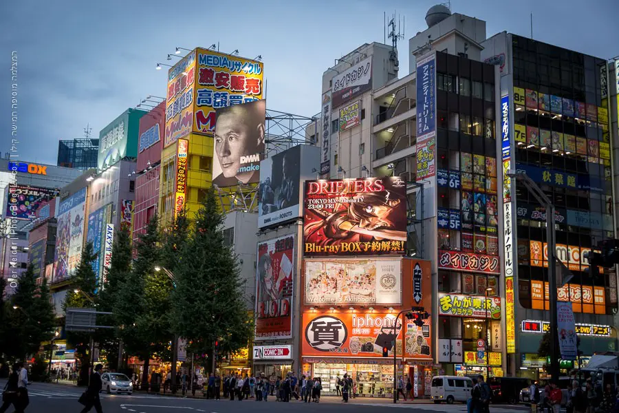 מלון קפסולות בטוקיו, יפן | המצלמה מוסיפה חמישה קילו | בלוג הצילום של עפר קידר מלון קפסולות בטוקיו, יפן | המצלמה מוסיפה חמישה קילו | בלוג הצילום של עפר קידר