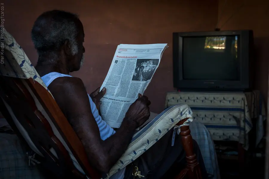 קובה | המצלמה מוסיפה חמישה קילו |בלוג הצילום של עופר קידר רגעים אחרונים של אור טבעי לקריאה | קובה למטייל