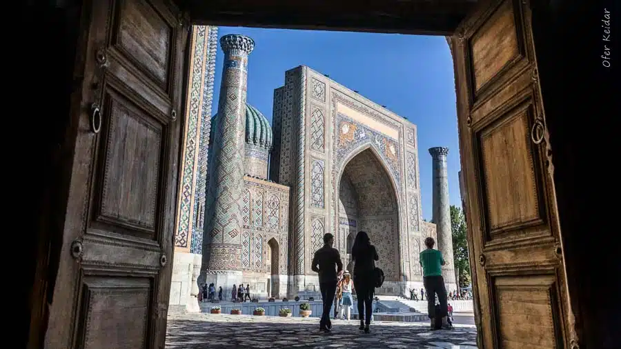 רג'יסטן - סמרקנד, אוזבקיסטן | המצלמה מוסיפה חמישה קילו | עפר קידר רג'יסטן - סמרקנד, אוזבקיסטן | המצלמה מוסיפה חמישה קילו | עפר קידר