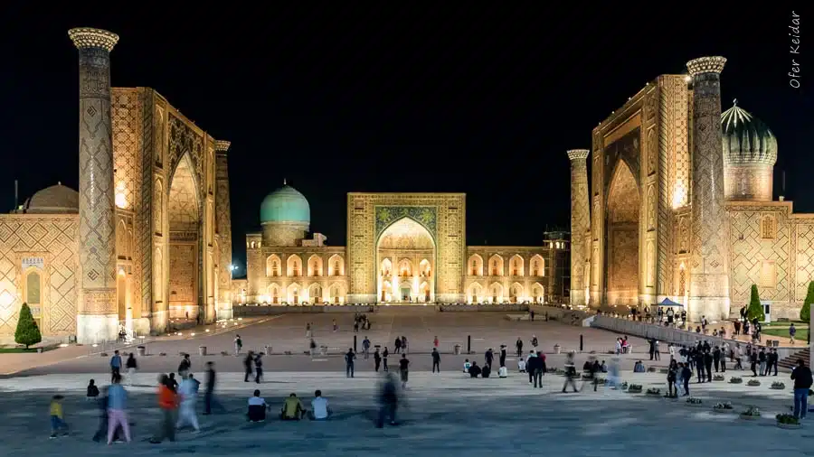 כיכר רג'יסטן - סמרקנד, אוזבקיסטן | המצלמה מוסיפה חמישה קילו | עפר קידר כיכר רג'יסטן - סמרקנד, אוזבקיסטן | המצלמה מוסיפה חמישה קילו | עפר קידר