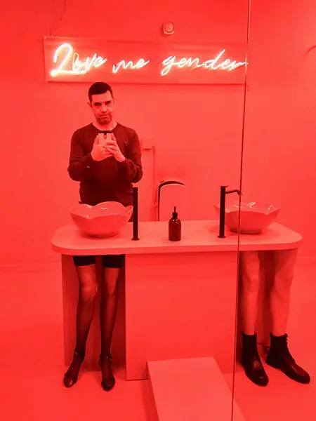 השירותים במלון The Match - ללא פילטר! | איינדהובן למטייל